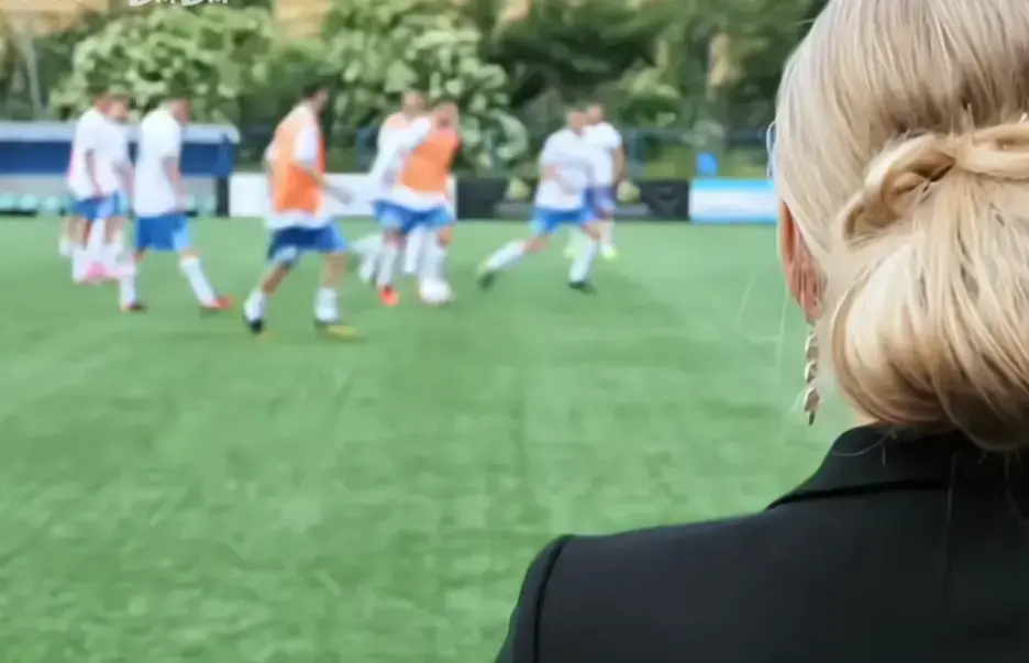 法国电影《Footballers'Moms》足球队的女老板们高清完整版-免费在线观看VS影视